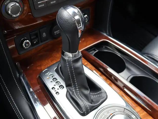 2017 INFINITI QX80 Standard