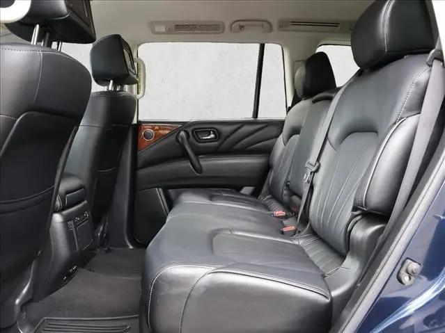 2017 INFINITI QX80 Standard