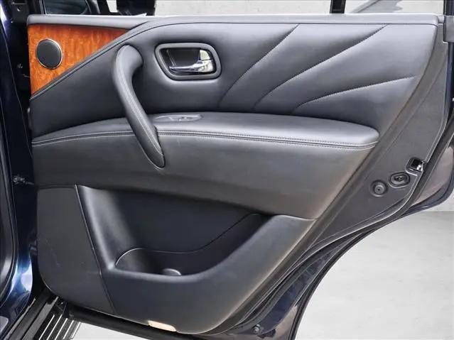 2017 INFINITI QX80 Standard