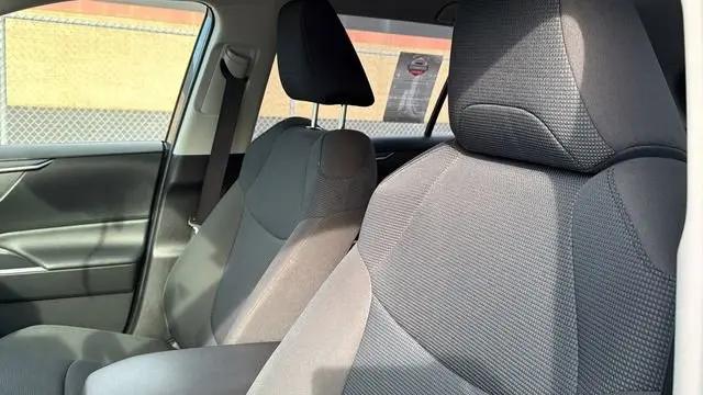 2020 Toyota RAV4 Hybrid LE