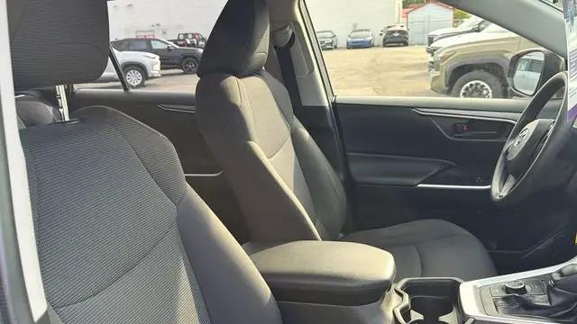 2020 Toyota RAV4 Hybrid LE