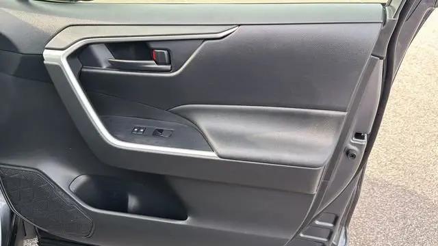 2020 Toyota RAV4 Hybrid LE