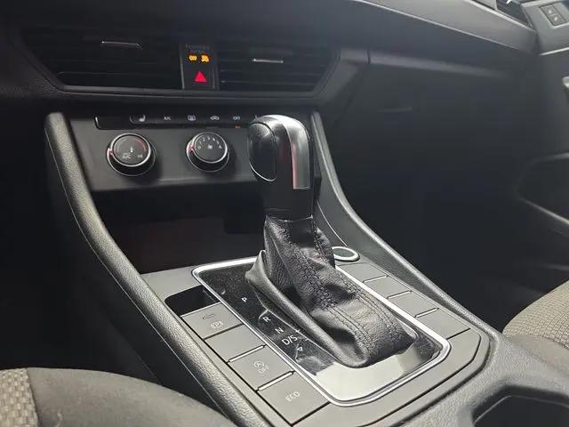 2019 Volkswagen Jetta 1.4T R-Line