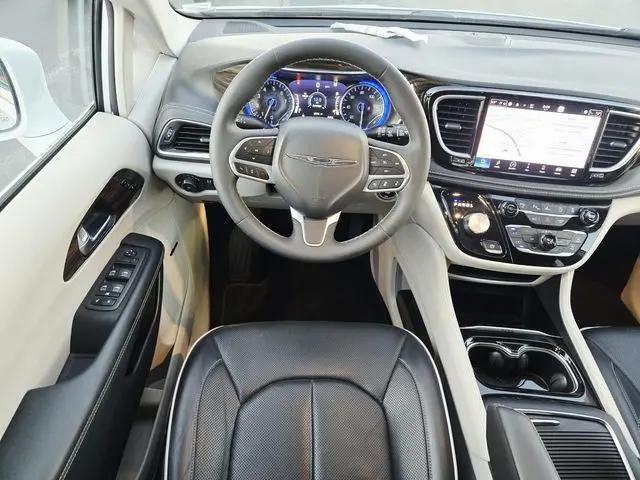 2022 Chrysler Pacifica Limited AWD