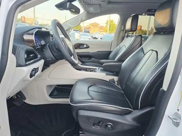 2022 Chrysler Pacifica Limited AWD