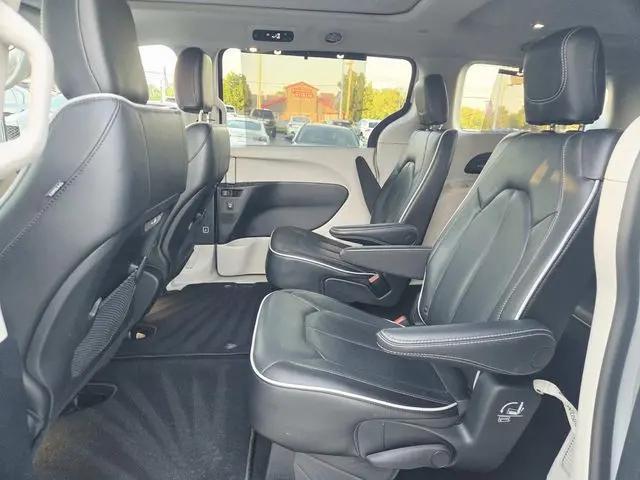 2022 Chrysler Pacifica Limited AWD