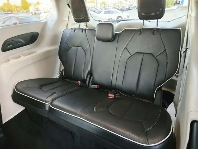 2022 Chrysler Pacifica Limited AWD