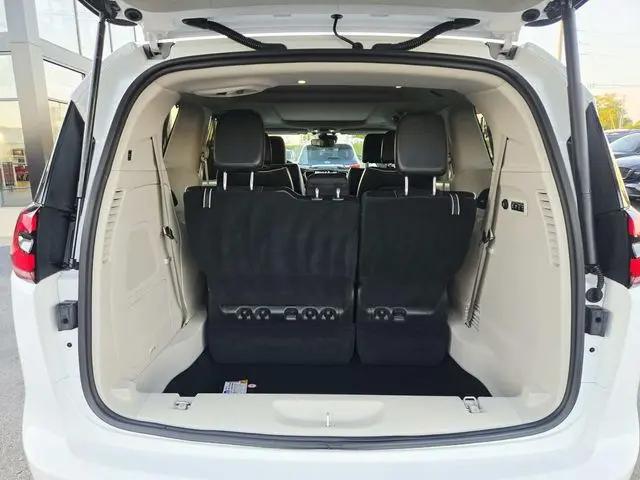 2022 Chrysler Pacifica Limited AWD