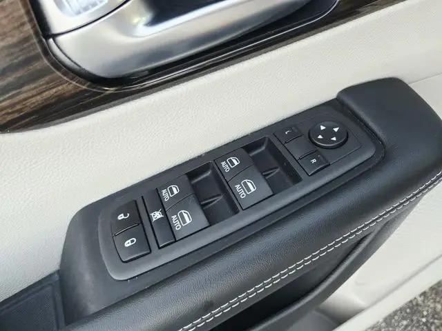 2022 Chrysler Pacifica Limited AWD