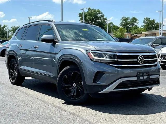 2022 Volkswagen Atlas 3.6L V6 SE w/Technology