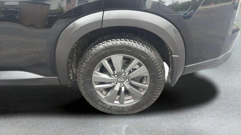 2023 Nissan Pathfinder S FWD
