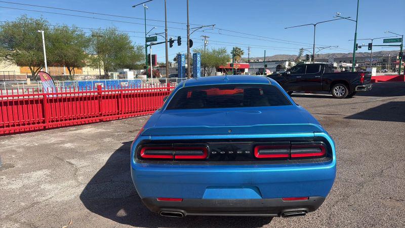 2016 Dodge Challenger SXT Plus