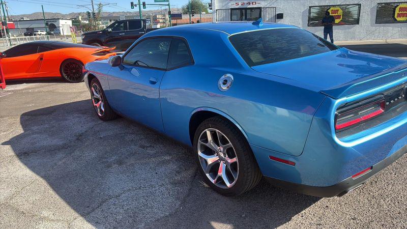 2016 Dodge Challenger SXT Plus