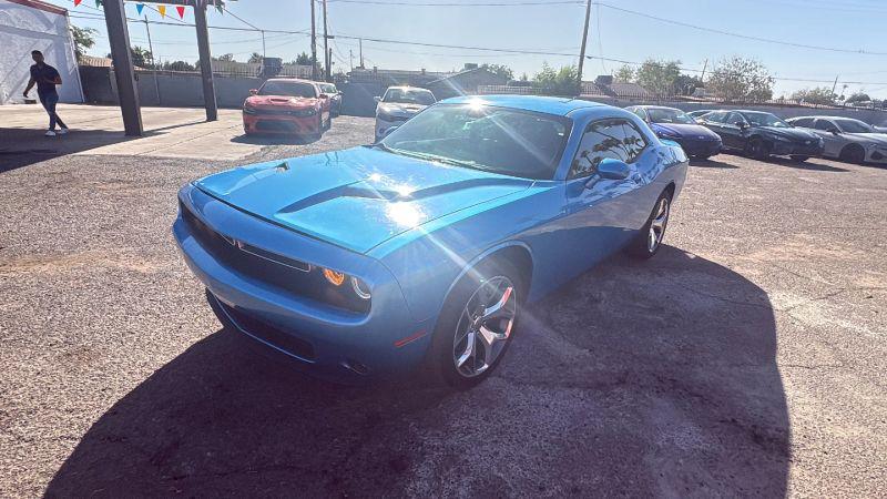 2016 Dodge Challenger SXT Plus