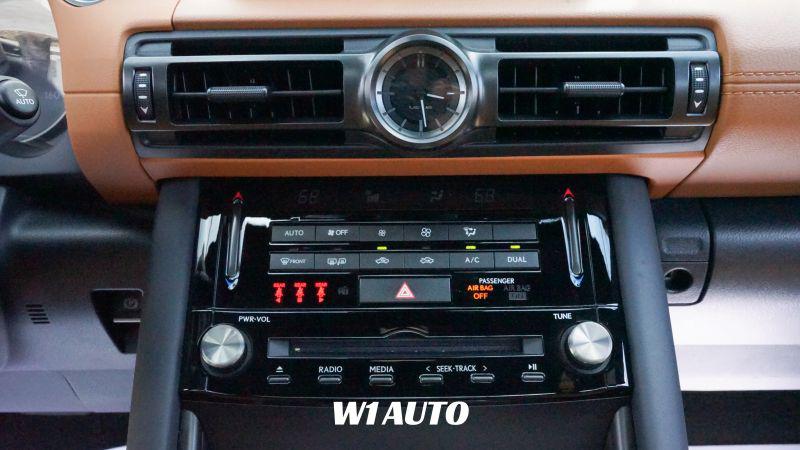 2023 Lexus IS 300 300