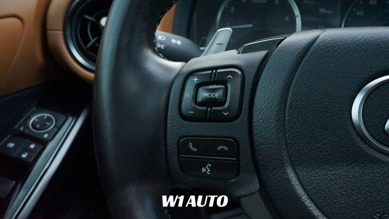 2023 Lexus IS 300 300