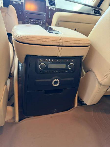 2007 Cadillac Escalade Standard