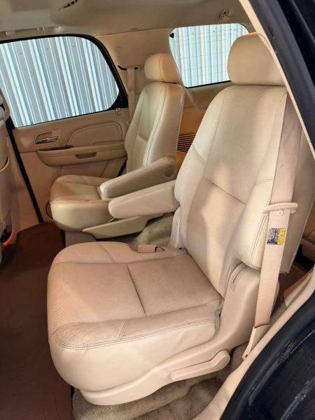 2007 Cadillac Escalade Standard