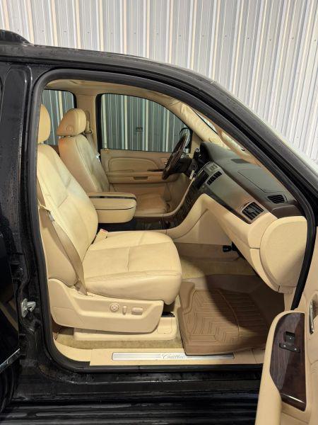 2007 Cadillac Escalade Standard