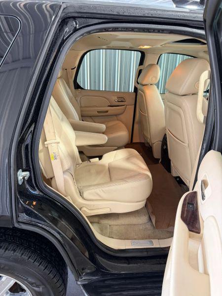 2007 Cadillac Escalade Standard