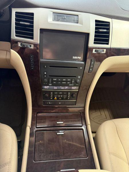 2007 Cadillac Escalade Standard