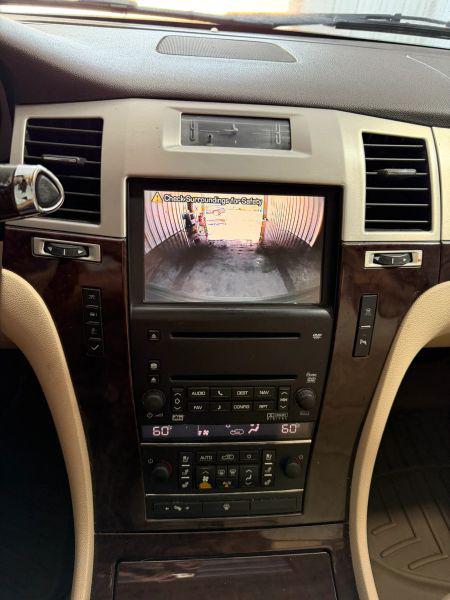 2007 Cadillac Escalade Standard
