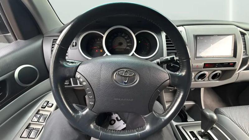 2005 Toyota Tacoma Base V6