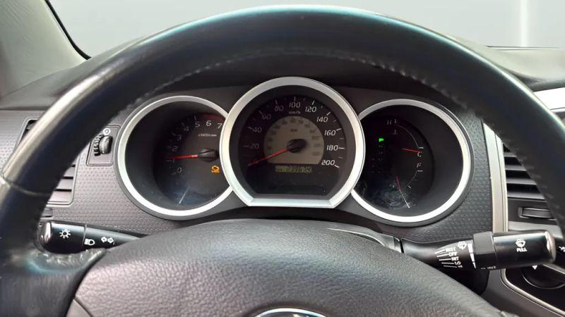 2005 Toyota Tacoma Base V6