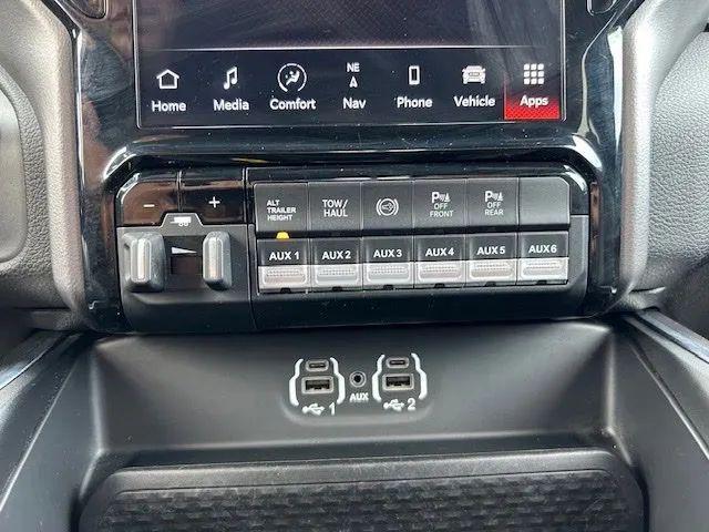 2022 Ram 3500 Laramie Crew Cab 4x4 8' Box