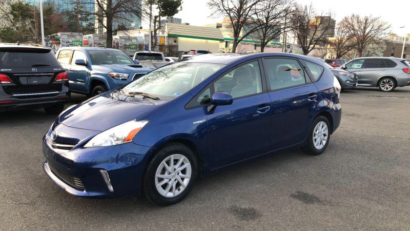 2013 Toyota Prius v Three for sale in Vienna, VA