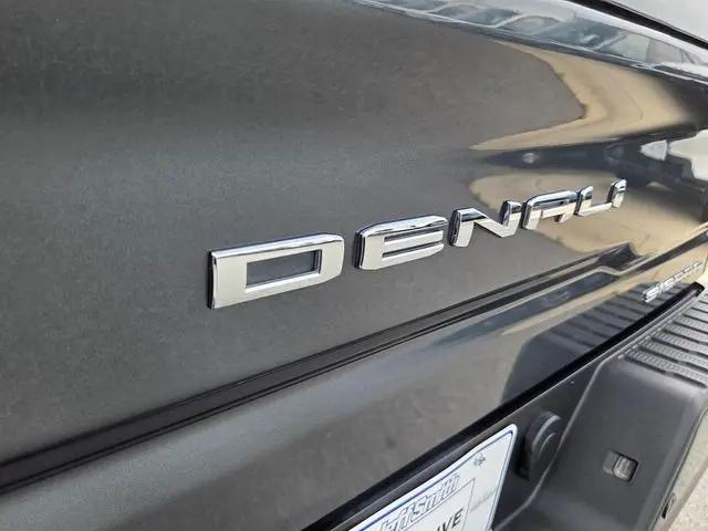 2022 GMC Sierra 2500HD 4WD Crew Cab Standard Bed Denali