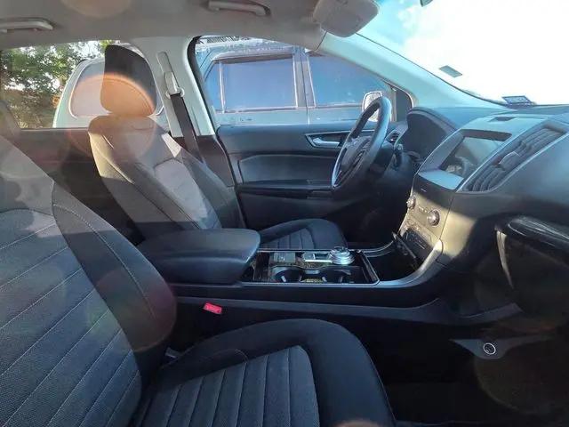 2020 Ford Edge SE