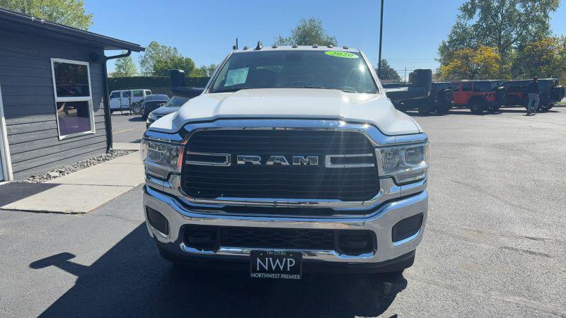 2020 Ram 3500 Big Horn Crew Cab 4x4 8' Box