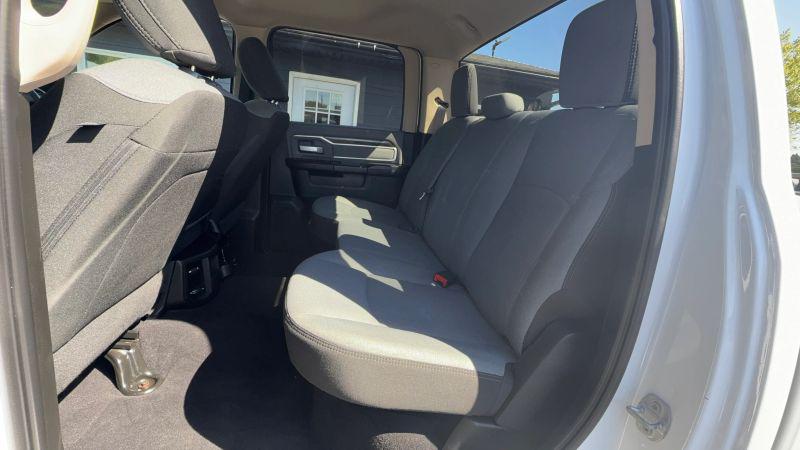 2020 Ram 3500 Big Horn Crew Cab 4x4 8' Box