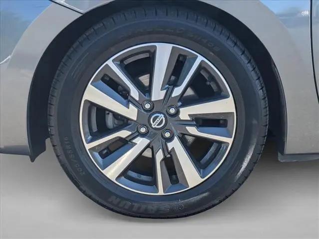 2020 Nissan Versa SV Xtronic CVT