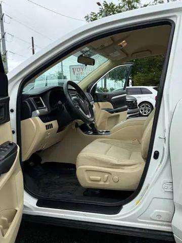 2015 Toyota Highlander LE Plus V6