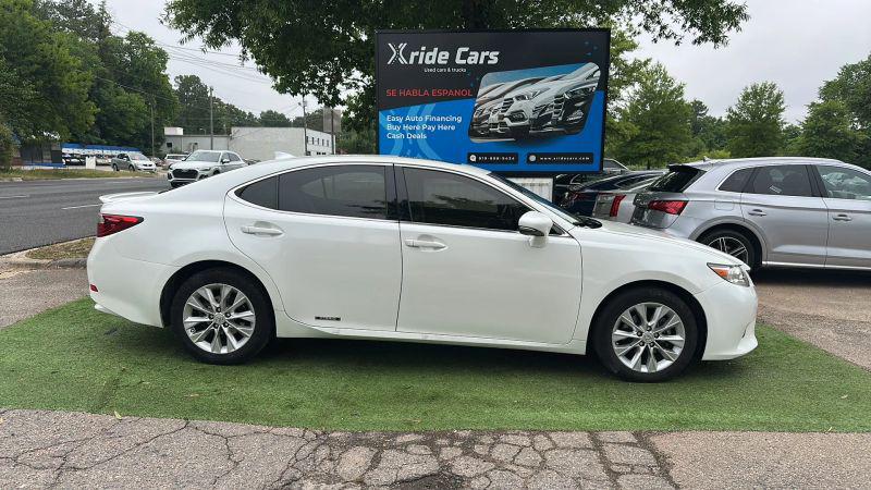 2015 Lexus ES 300h 300h
