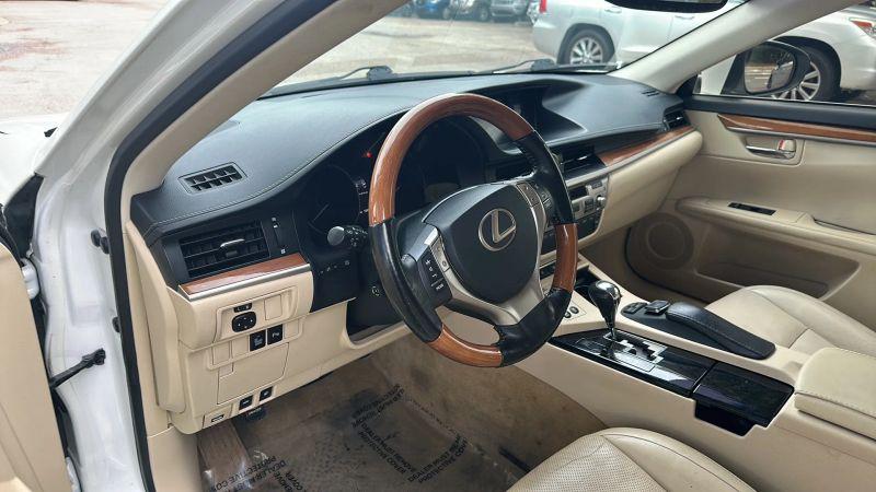 2015 Lexus ES 300h 300h