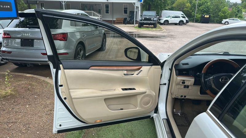 2015 Lexus ES 300h 300h