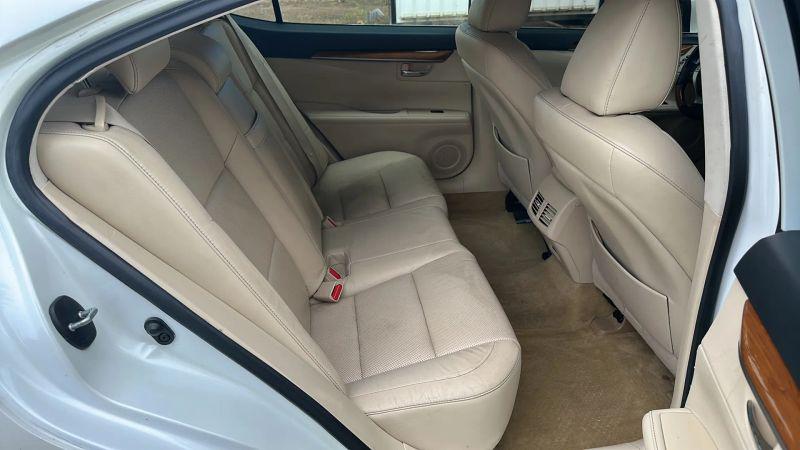 2015 Lexus ES 300h 300h