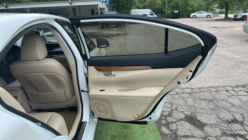 2015 Lexus ES 300h 300h