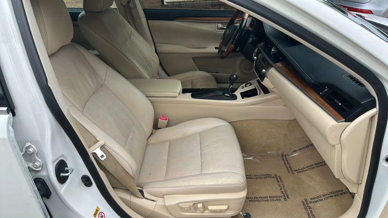 2015 Lexus ES 300h 300h