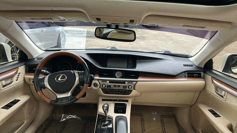 2015 Lexus ES 300h 300h
