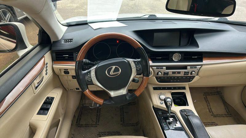 2015 Lexus ES 300h 300h