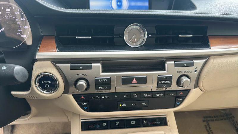 2015 Lexus ES 300h 300h