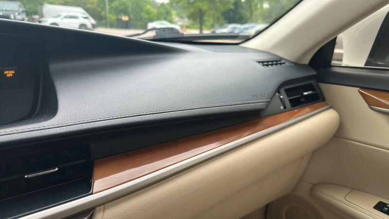 2015 Lexus ES 300h 300h