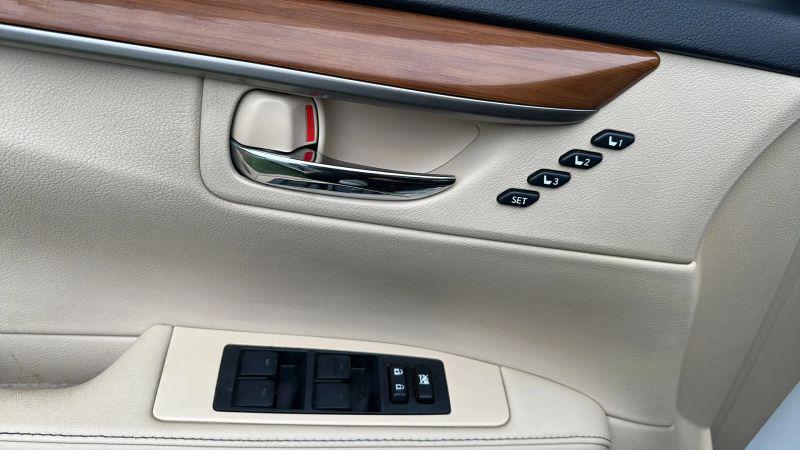 2015 Lexus ES 300h 300h