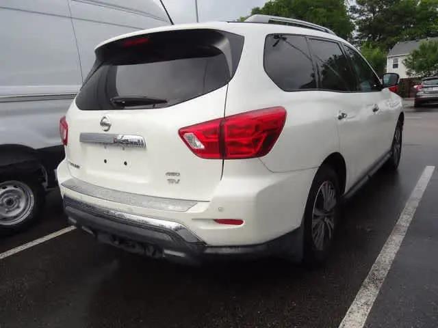 2017 Nissan Pathfinder SV