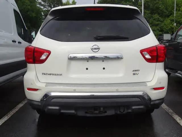 2017 Nissan Pathfinder SV