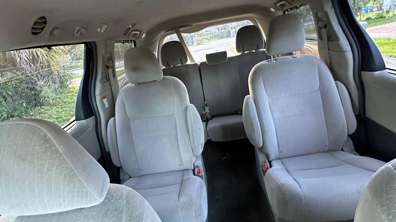 2017 Toyota Sienna LE 7 Passenger